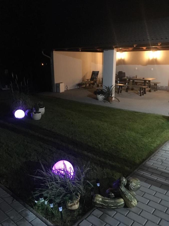 Chalupa Na Samote S Virivkou طابور المظهر الخارجي الصورة